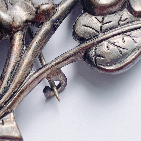 Vintage 1930s Brooch Sculptural Floral Signed U Silver Tone Pin - Picture 5 of 9